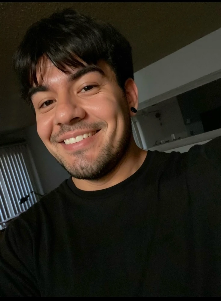 GIF gi-upload ni Alex