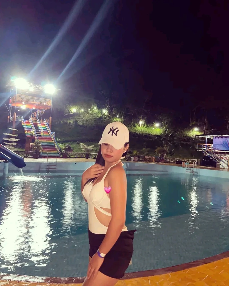 Gi-upload ni beaneee ang hulagway