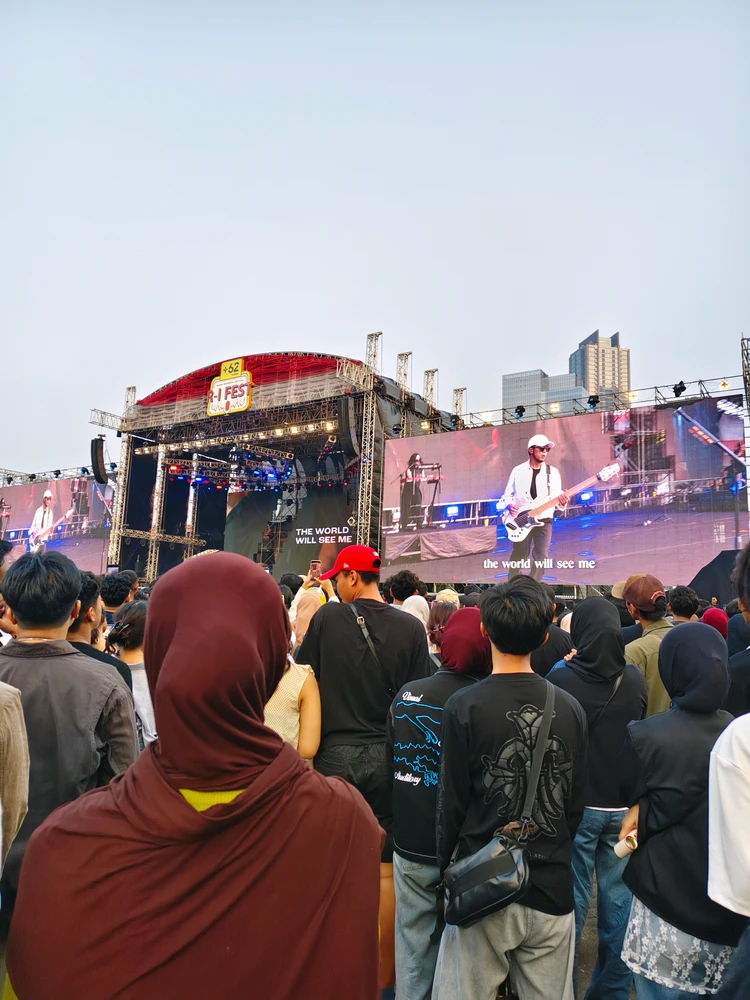 GIF တင်သူ - Iroo