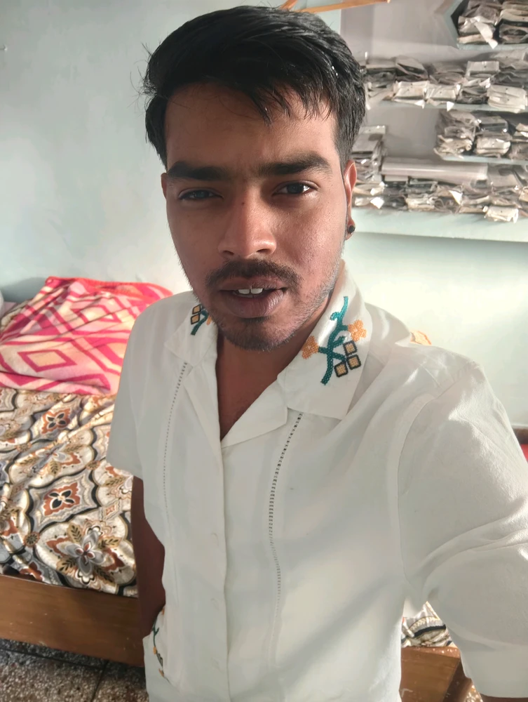 GIF gi-upload ni Siddhant