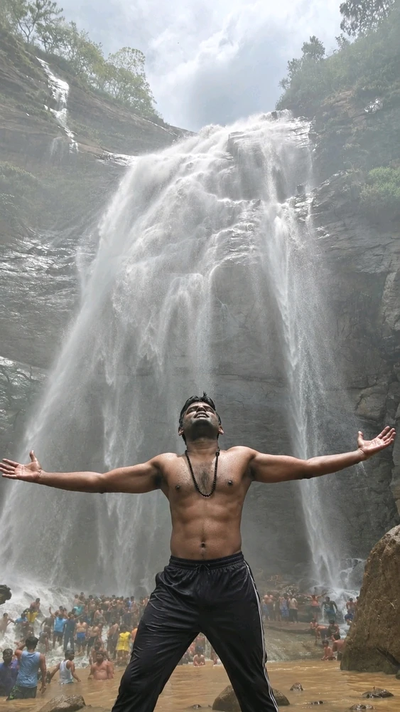 GIF gi-upload ni Rajesh