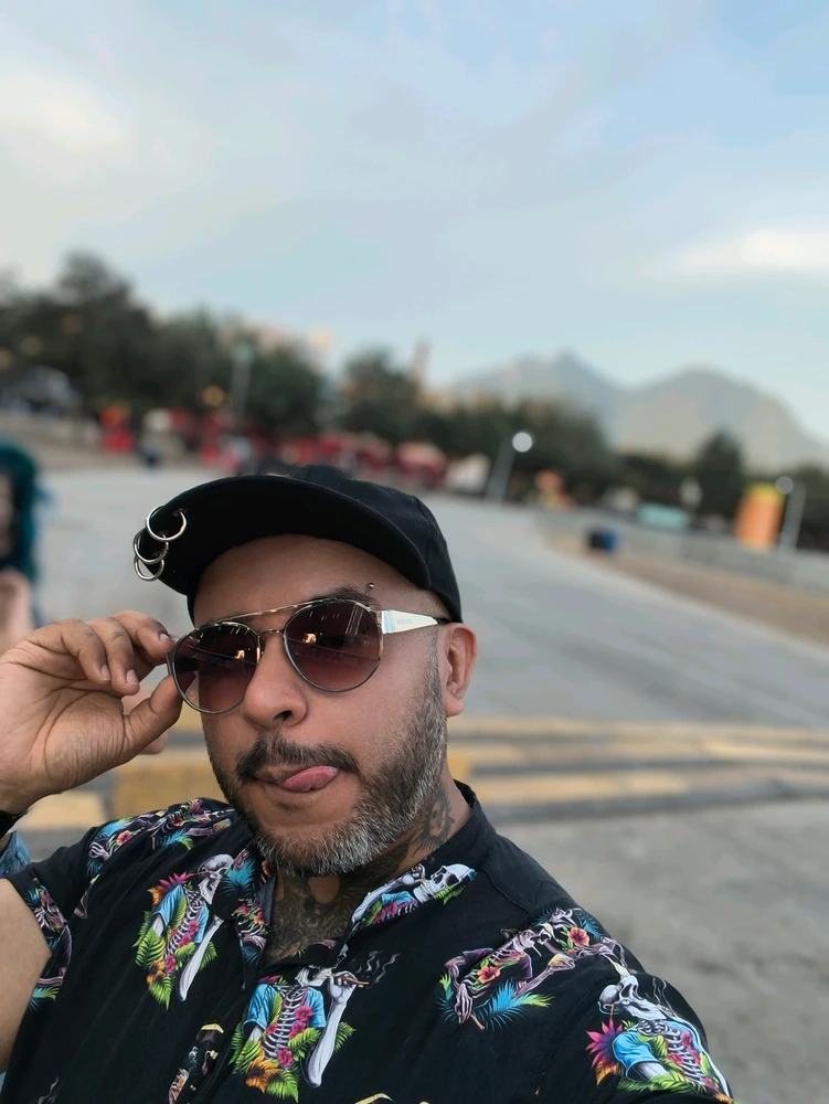 GIF na in-upload ni Crisoforus