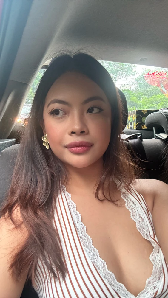 GIF gi-upload ni Elizabeth