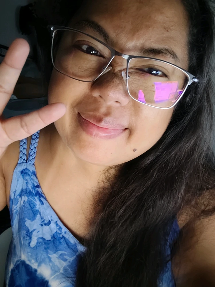 GIF na in-upload ni Raz