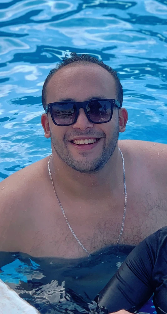 GIF Mustafa te mete