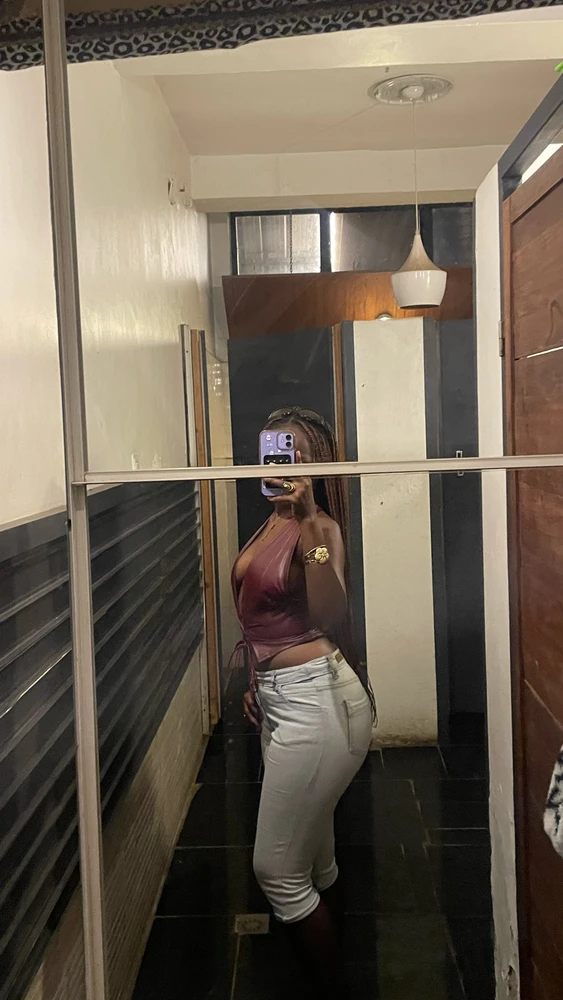 GIF na in-upload ni Tasha