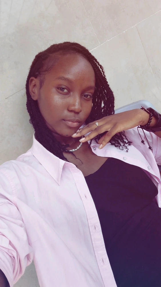 GIF na in-upload ni Maua