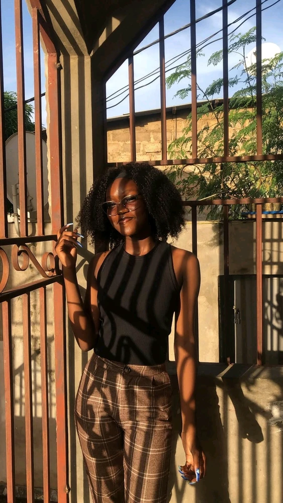 GIF na in-upload ni Maua