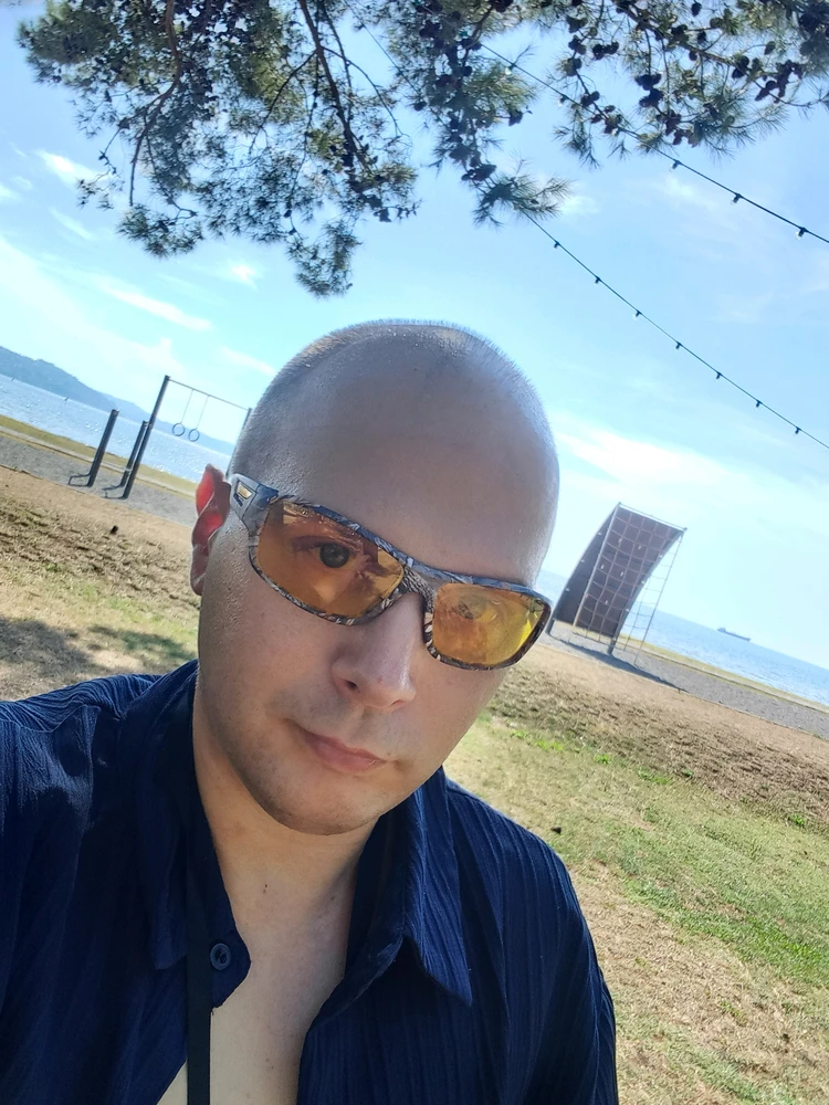 GIF gi-upload ni Oliver Erik