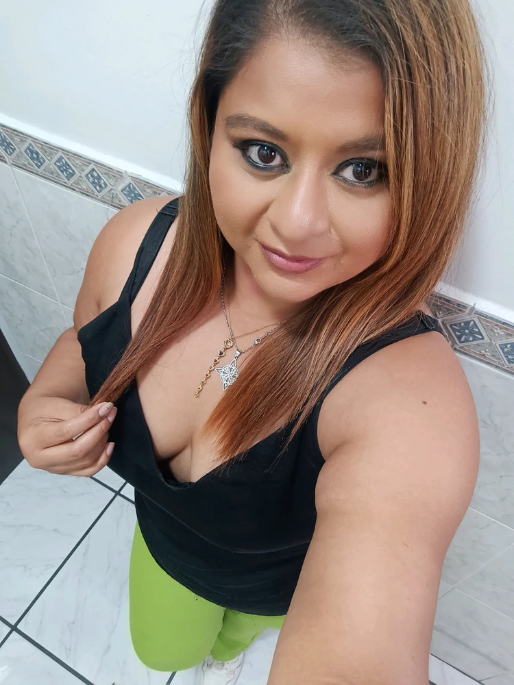 GIF uploaded by Aura