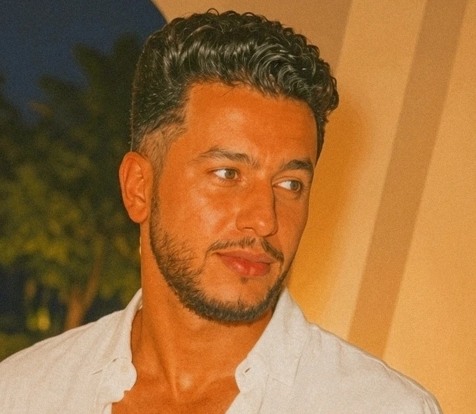 GIF tso los ntawm AISSA
