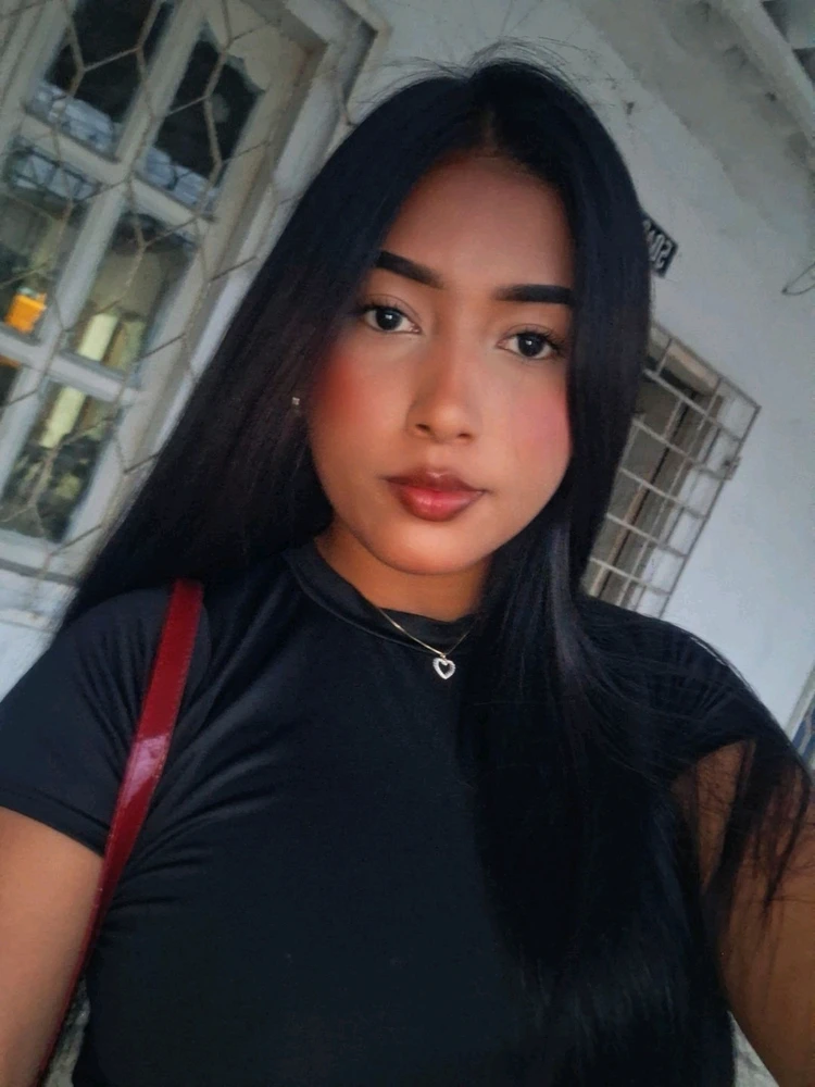 GIF na in-upload ni Yei