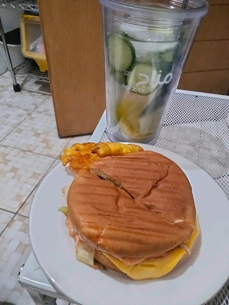 GIF eropgeluede vum Cary Fai