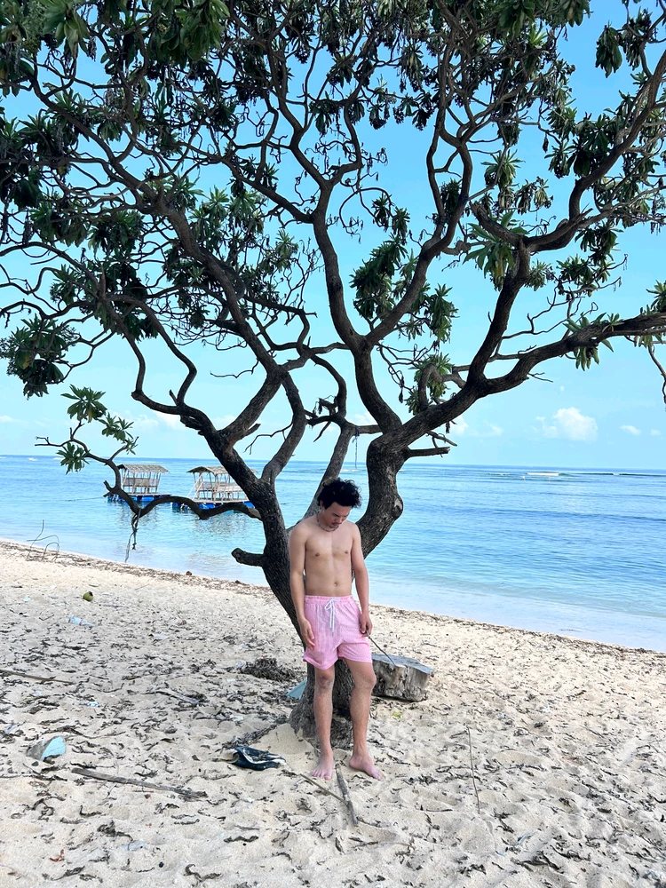 I-upload ni Rey ang larawan