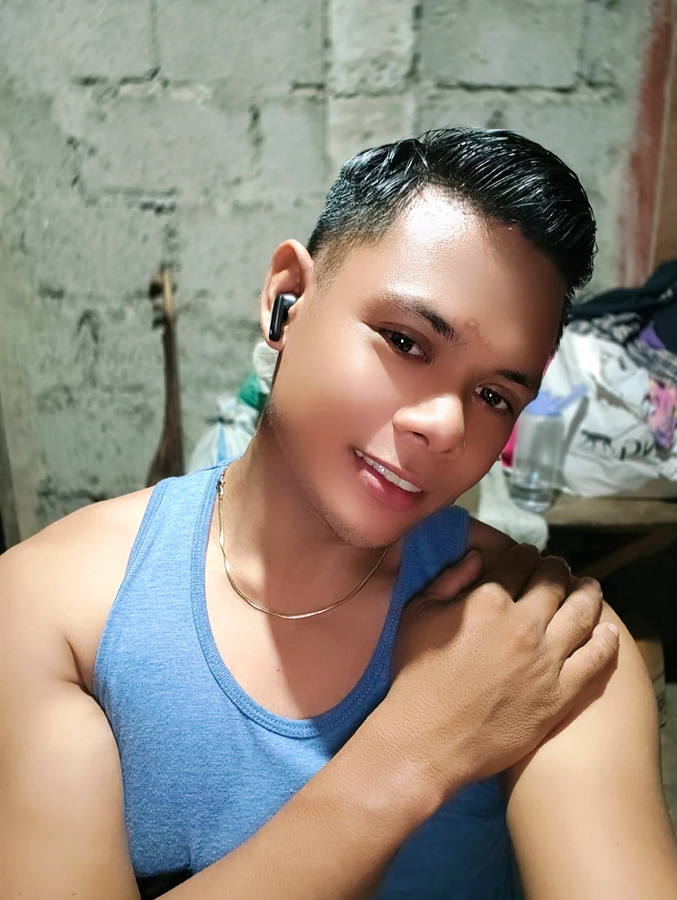 GIF na in-upload ni Mark