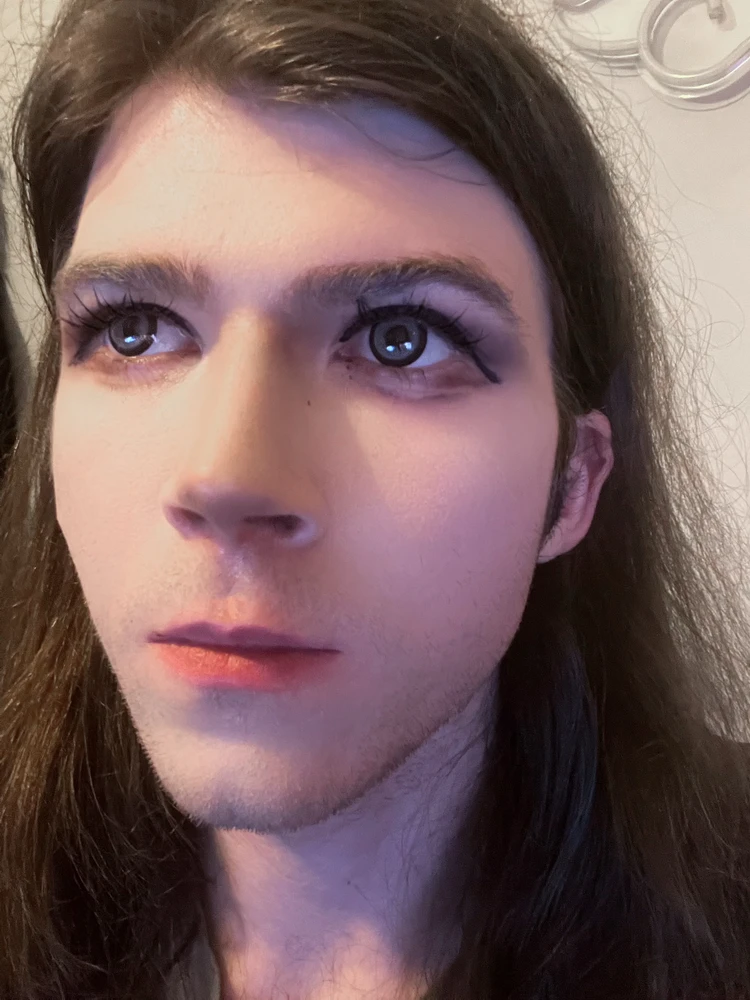 GIF gi-upload ni Eoin