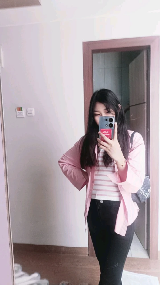 GIF ilipakiwa na Meii