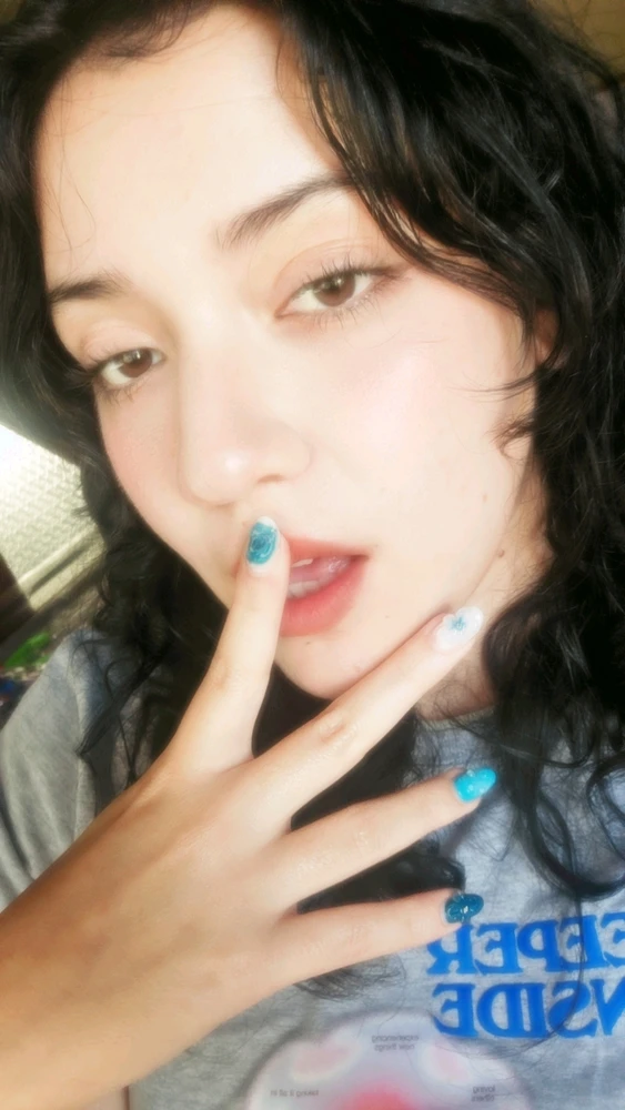 GIF gi-upload ni Jael
