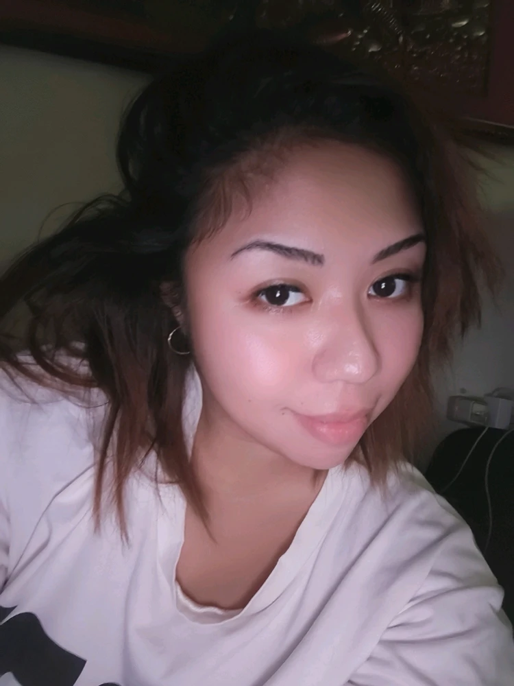 GIF gi-upload ni Lhyne