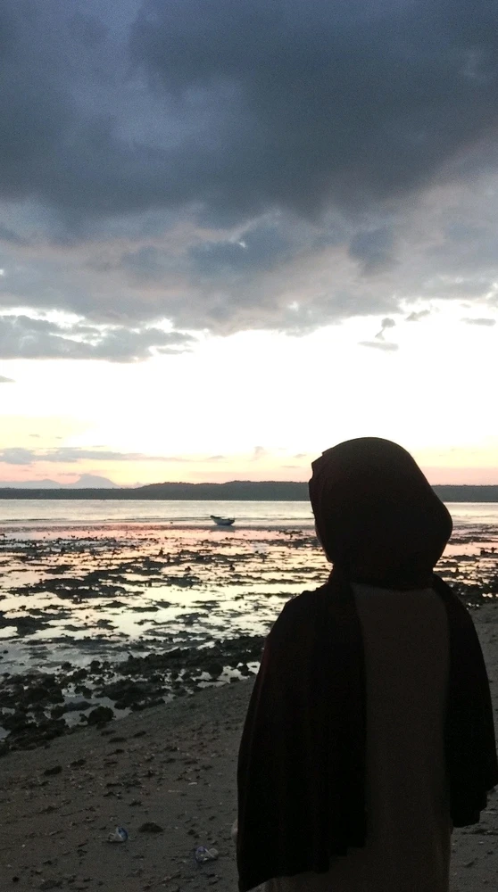 GIF na in-upload ni Aida