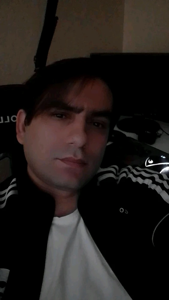 GIF-ը վերբեռնել է Baris
