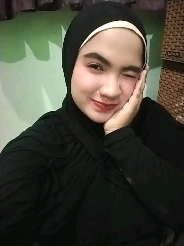 GIF na in-upload ni Aulia