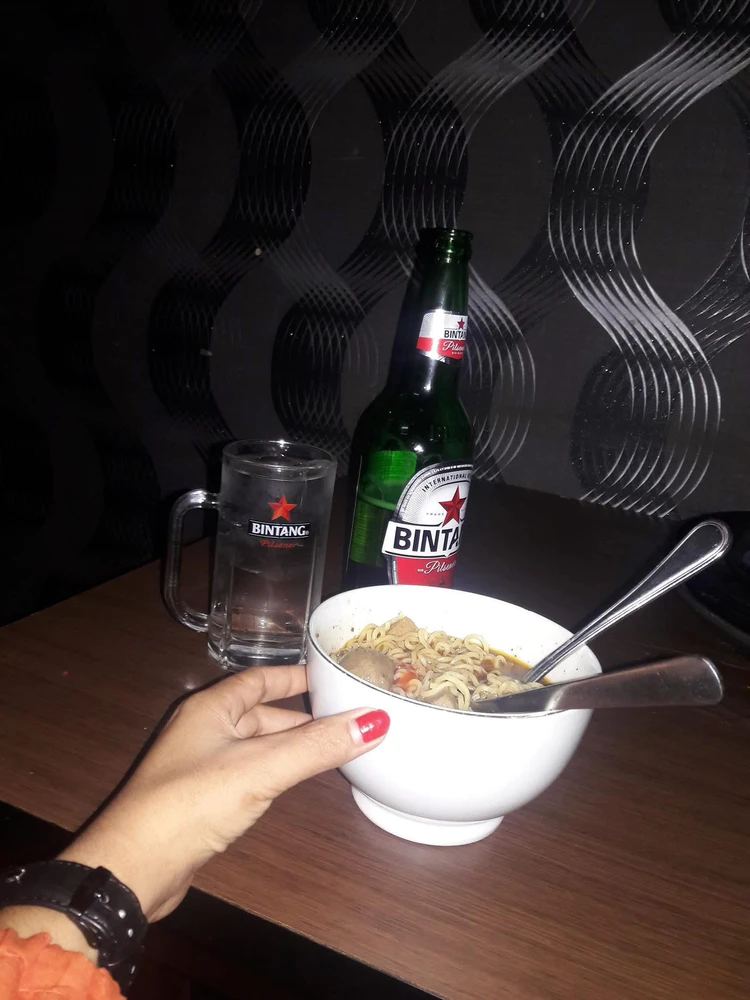 GIF gi-upload ni Christin