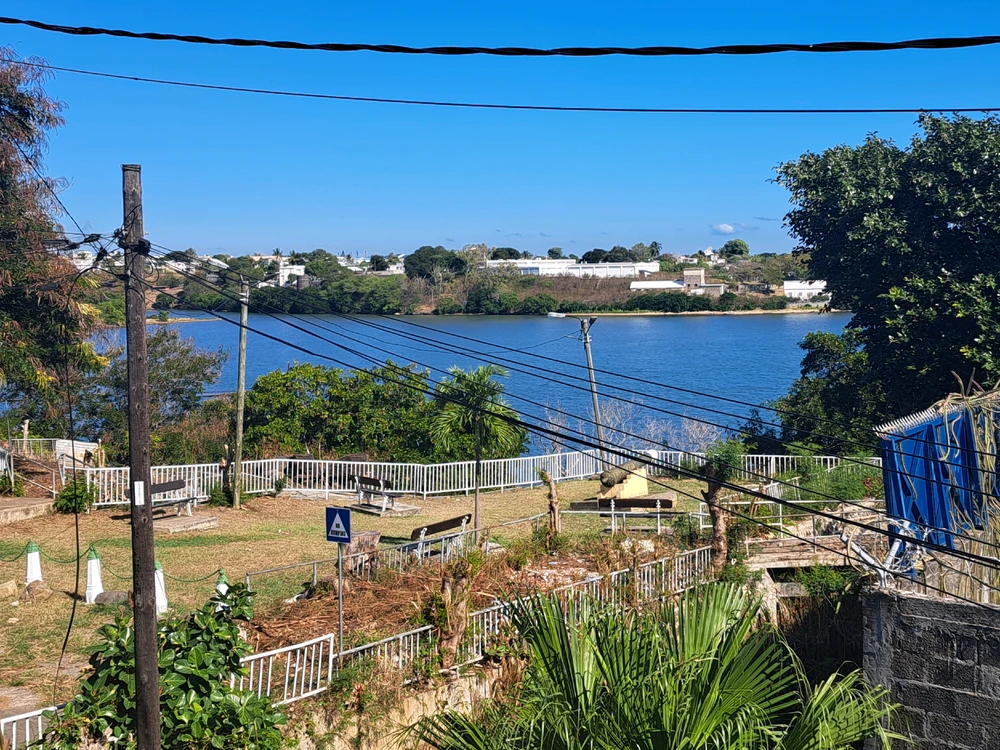 GIF tso los ntawm Samuel