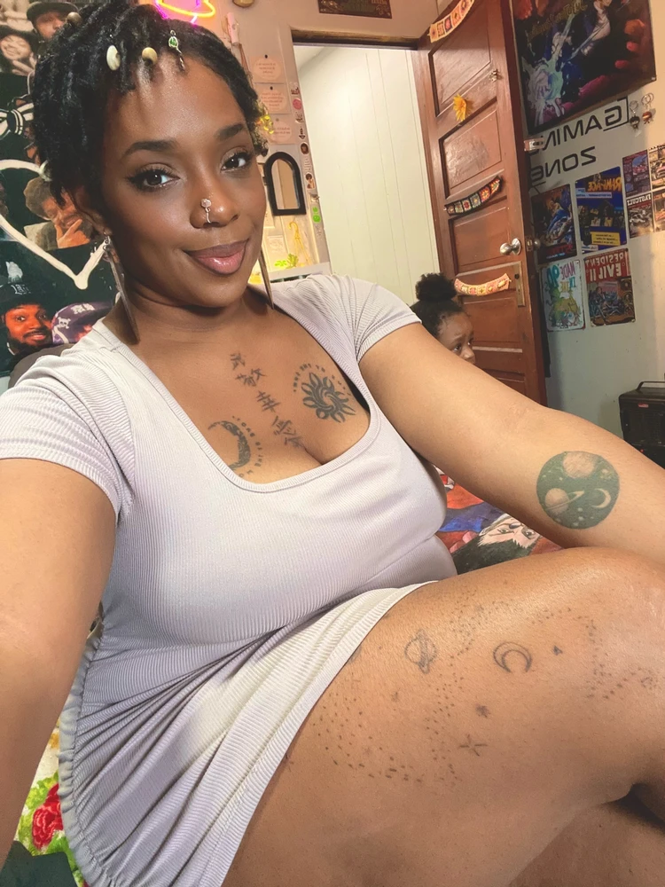 GIF nahral Shaquana