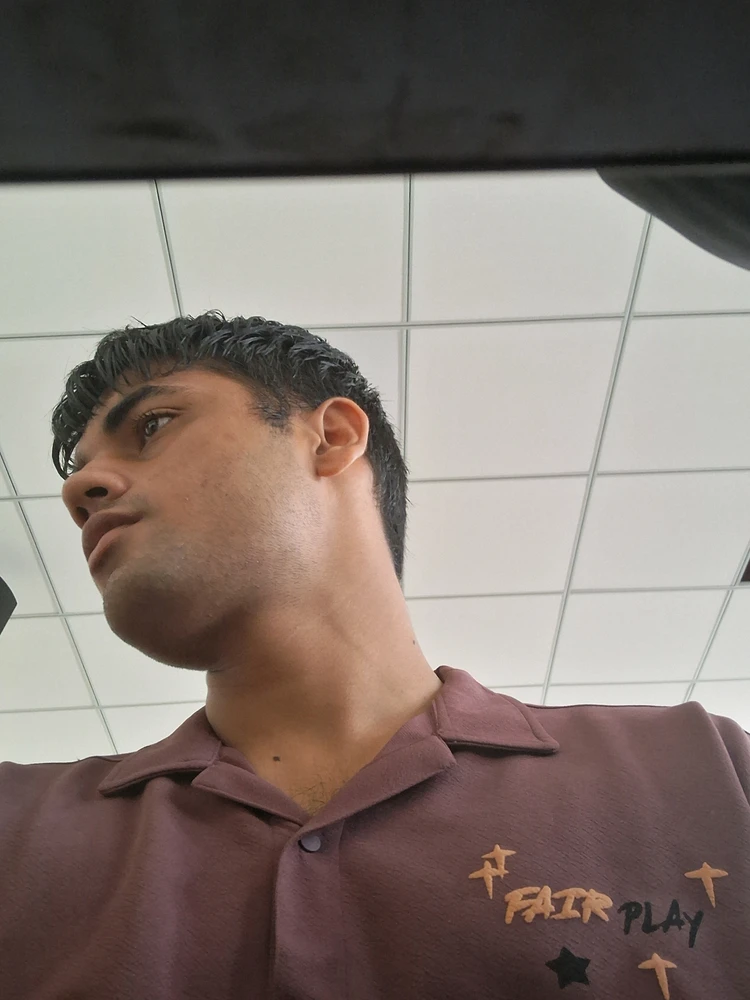 GIF Ansh tərəfindən yükləndi