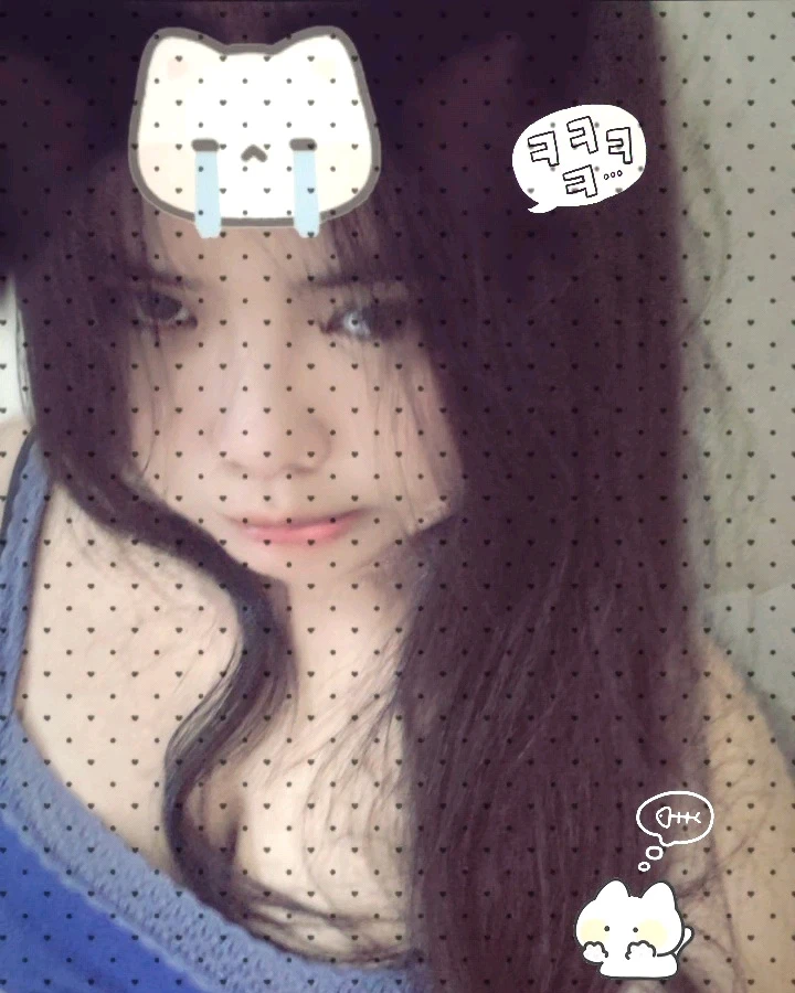 GIF diunggah oleh via