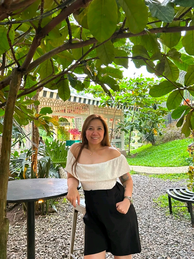 GIF na in-upload ni Bia