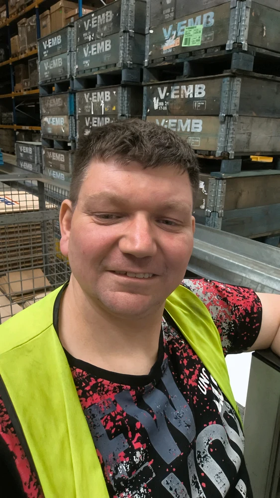 GIF gi-upload ni Nils Zwacka