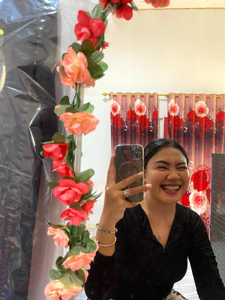 GIF gi-upload ni Natalia