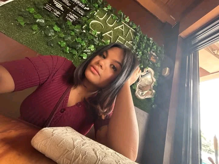 GIF gi-upload ni Angeline