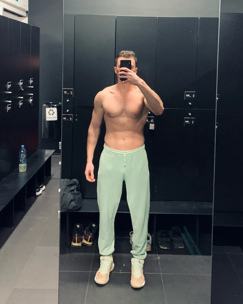 GIF gi-upload ni Igor