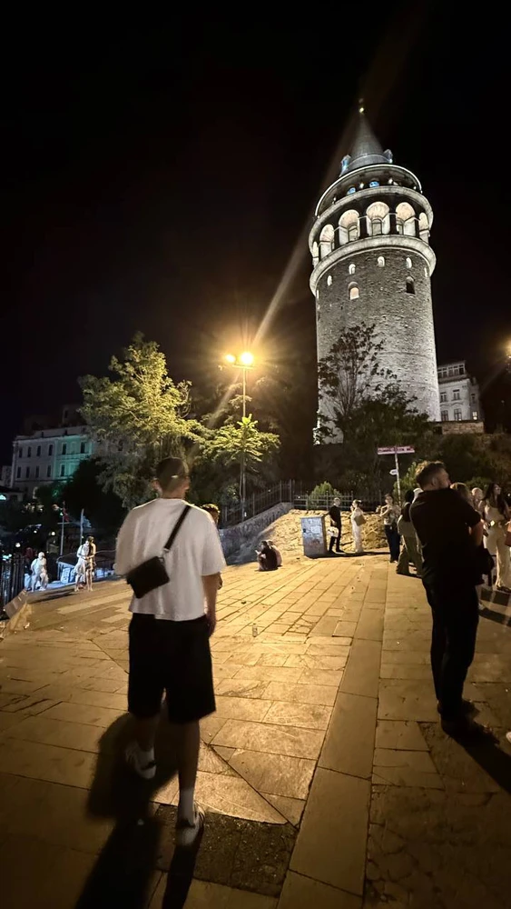GIF uploaded by Артем