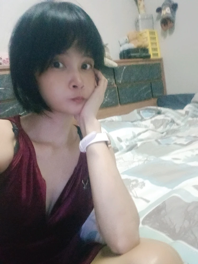 GIF na in-upload ni Arty