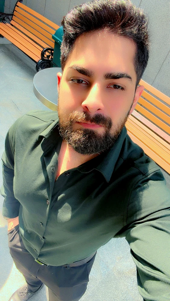 GIF gi-upload ni Shivam