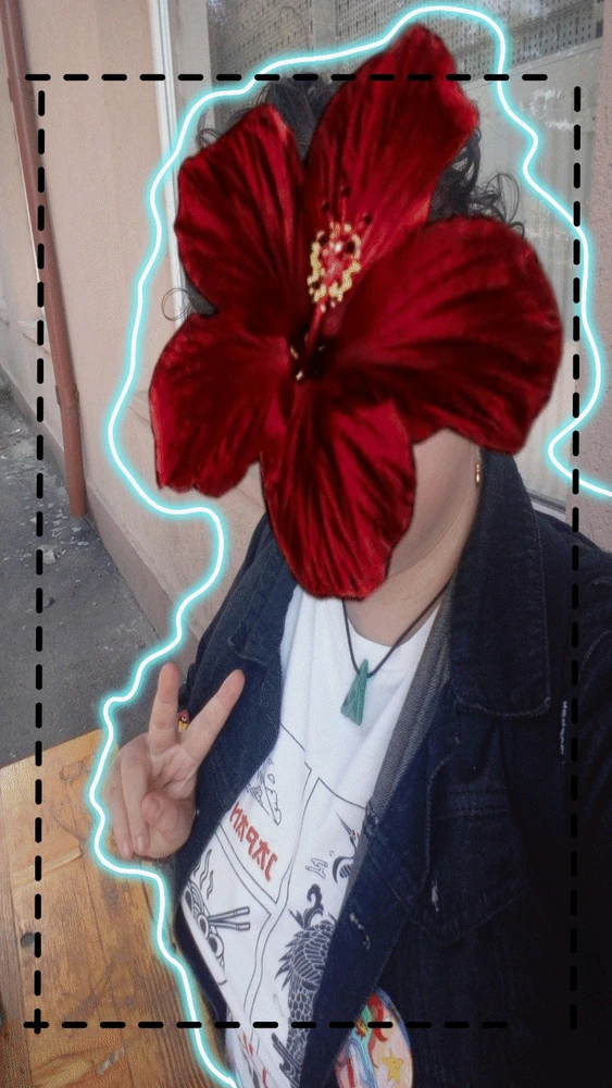 GIF yaikidwa ndi Karina