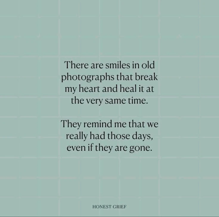 GIF uploaded by Aida