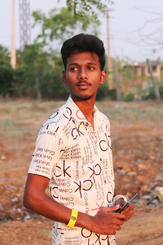GIF gi-upload ni Anii