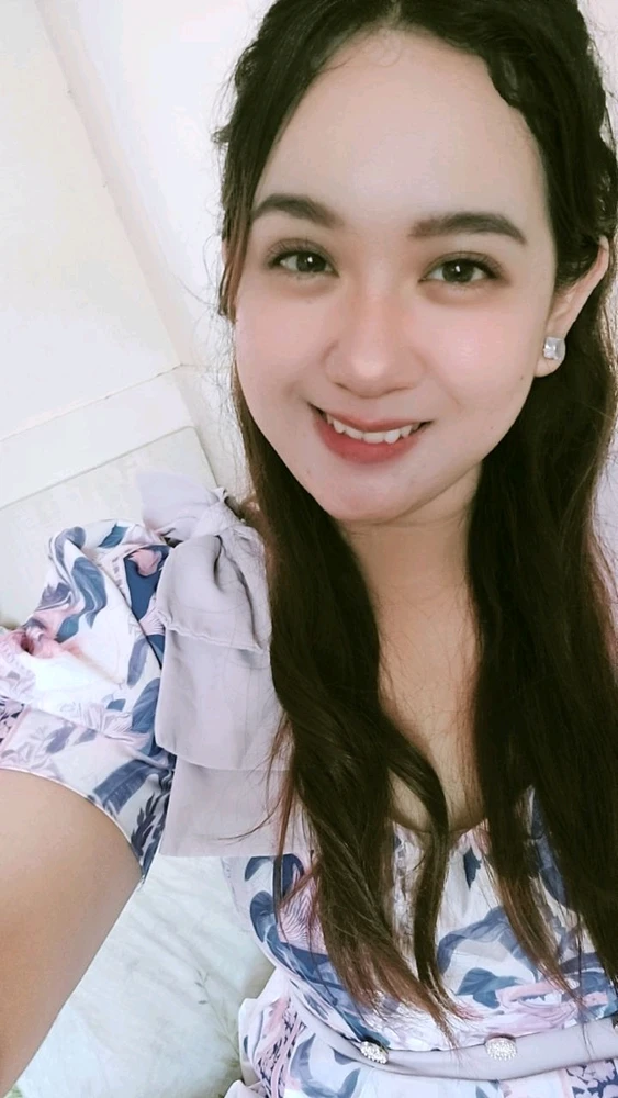 GIF na in-upload ni Em