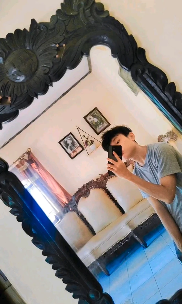 GIF e kentsoeng ke Yoo