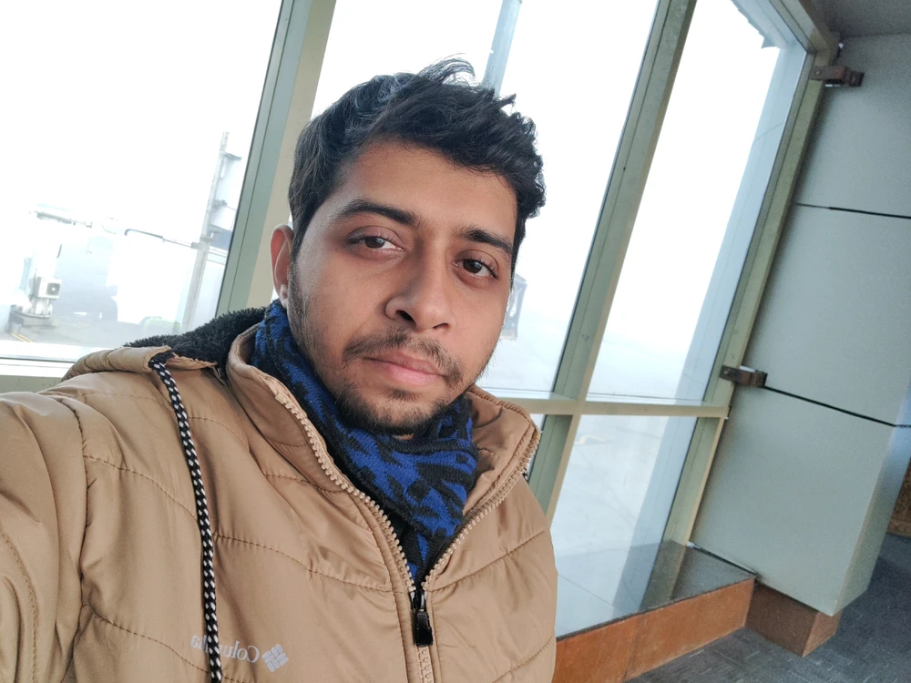 GIF eropgeluede vum Shibaditya Chakraborty