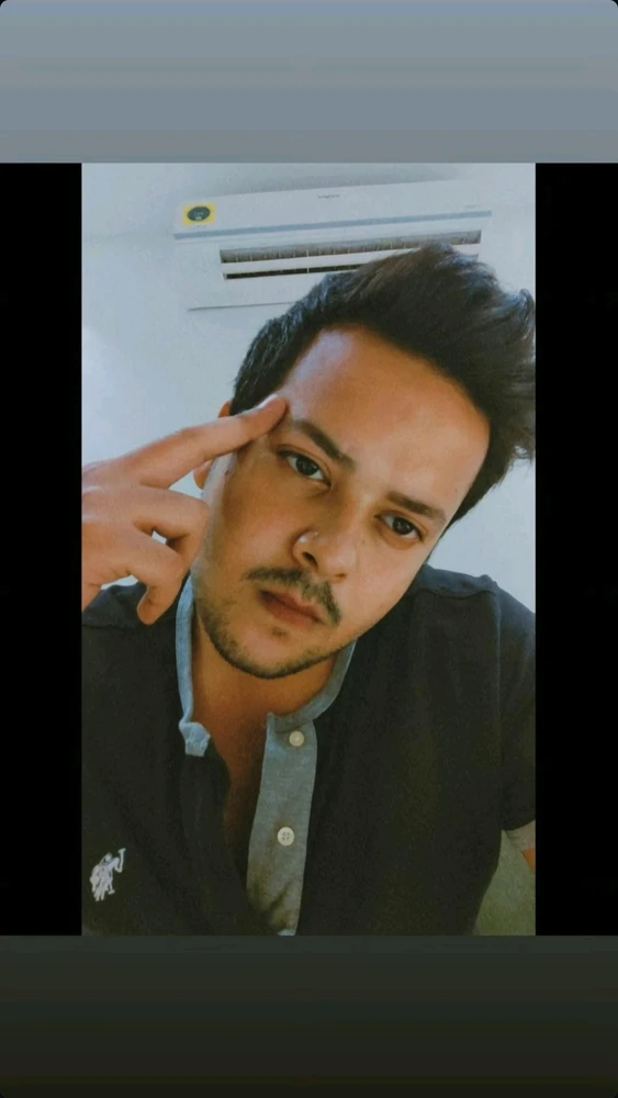 GIF eropgeluede vum H