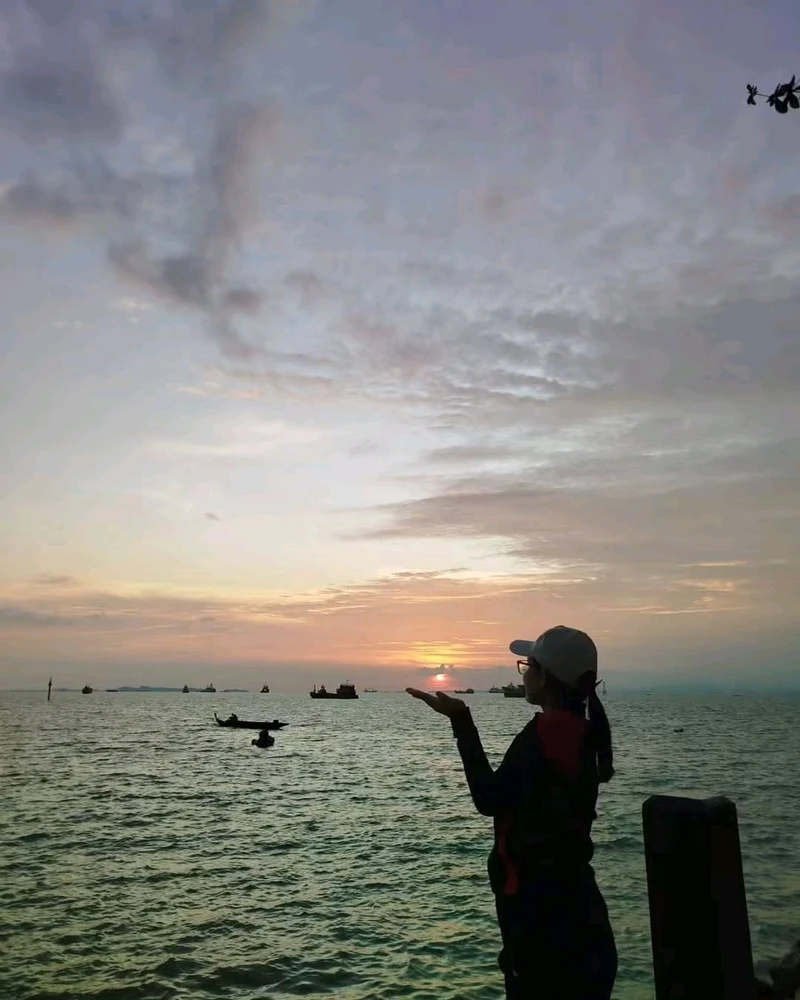 GIF uploaded by lisadel