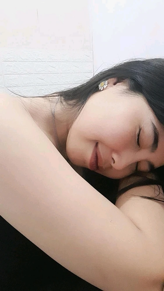 GIF បង្ហោះដោយ Momo