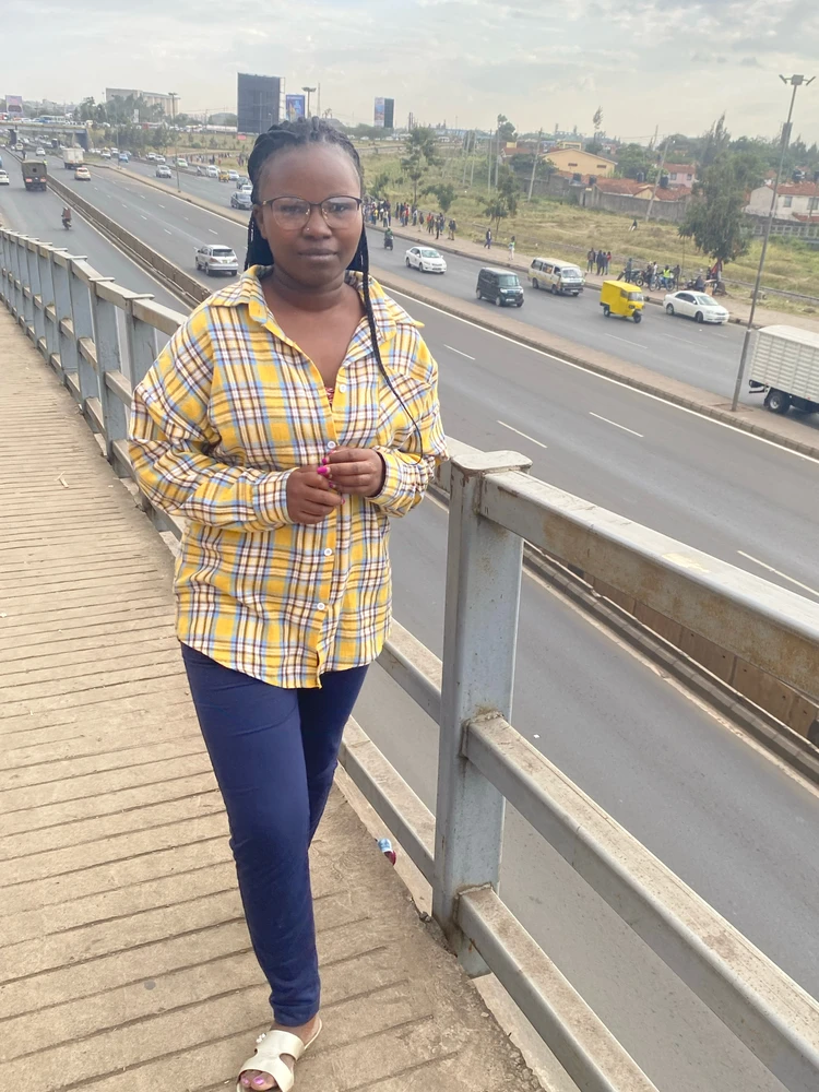 GIF yaikidwa ndi Monica