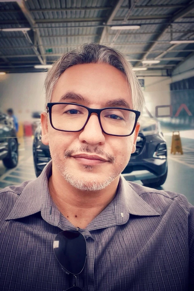 GIF uploaded by Leo